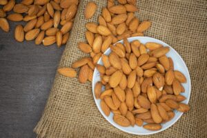 net carbs in almonds